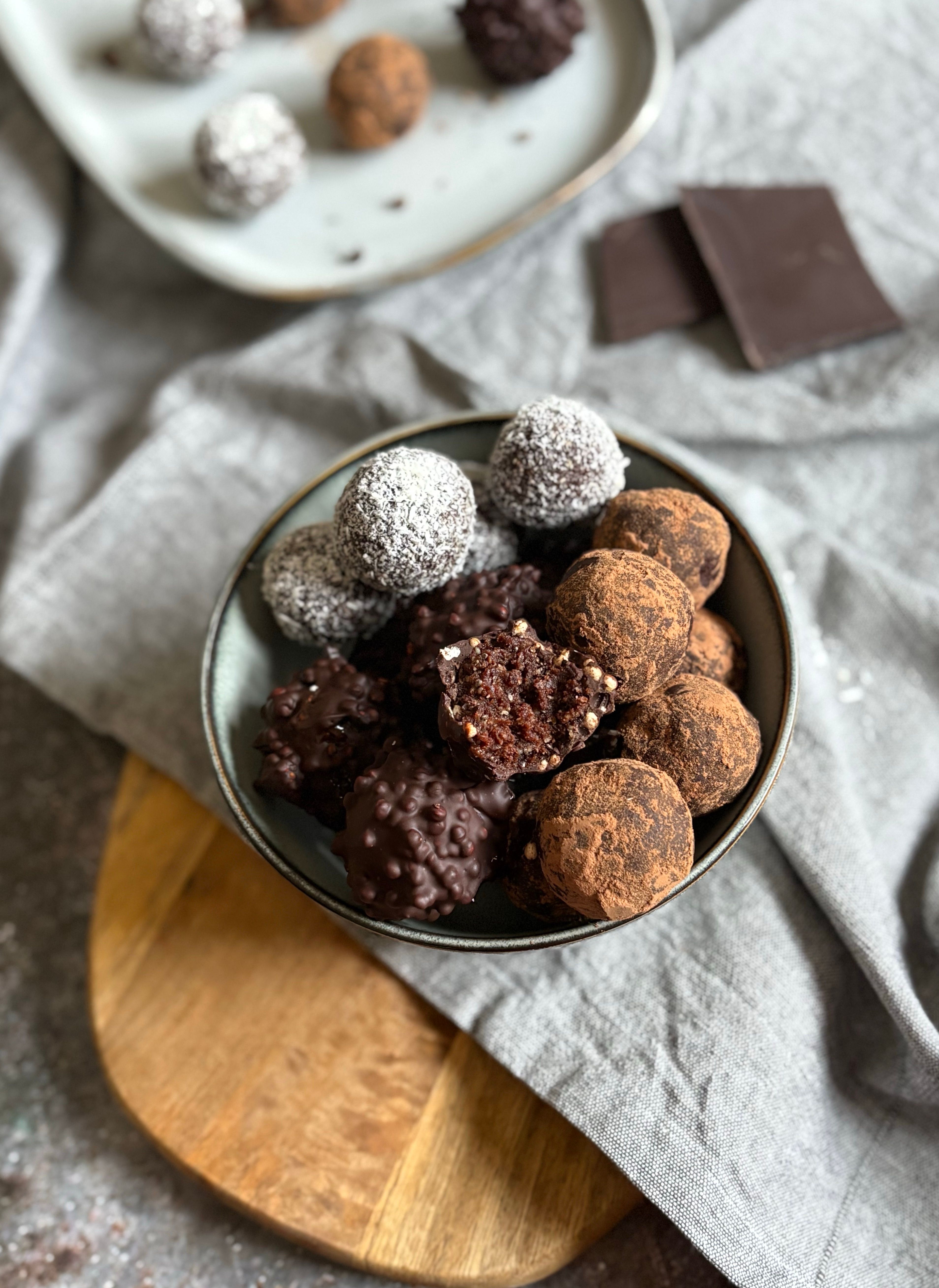 chocolate-energy-balls-3.jpeg