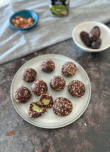 pistachio-energy-balls