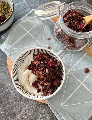 chocolate-granola