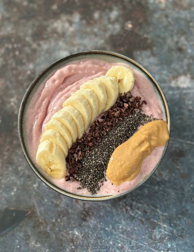 strawberry-smoothie-bowl